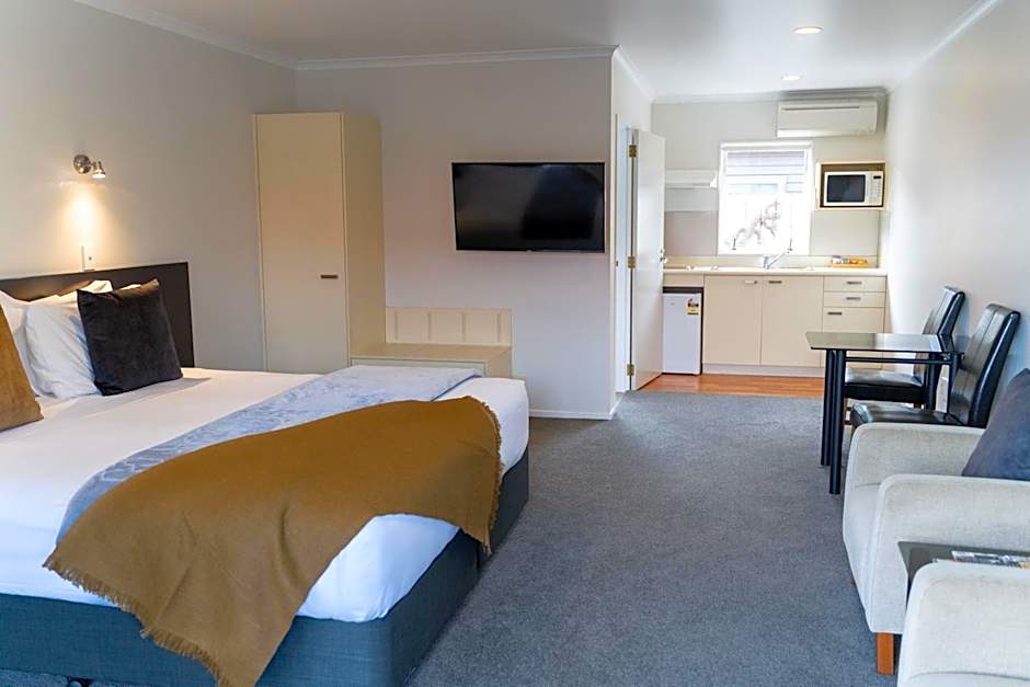 Pacific Coast Motor Lodge