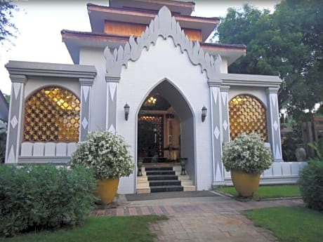 Shwe Yee Pwint Hotel