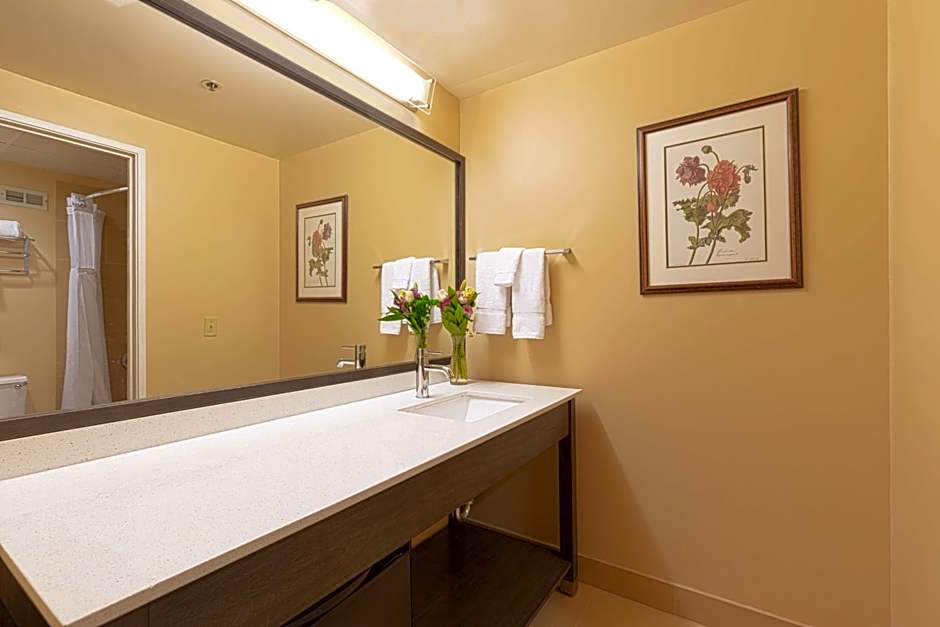 Coast Wenatchee Center Hotel
