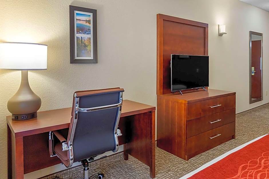 Comfort Inn & Suites