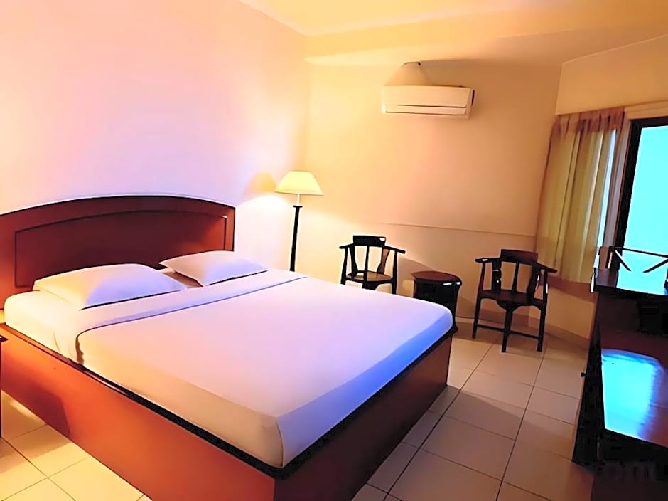 Alexander Hotel Tegal