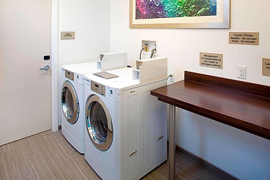 SpringHill Suites by Marriott Carle Place Garden City