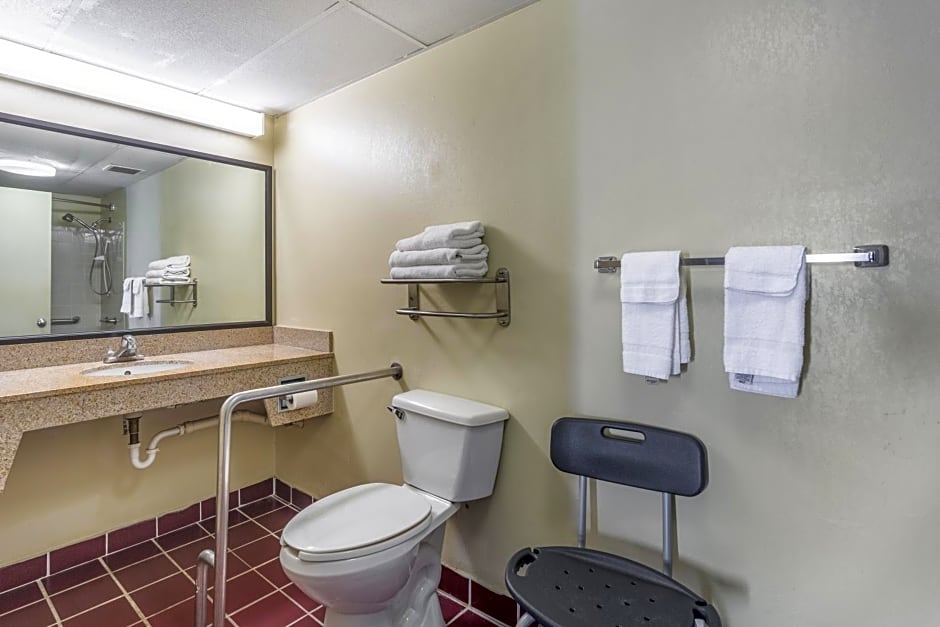 Econo Lodge & Suites Clarksville