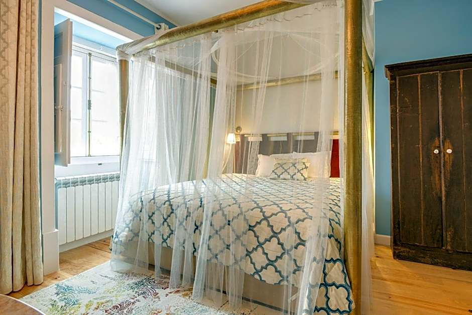 LUXa Charm House by LovelyStay