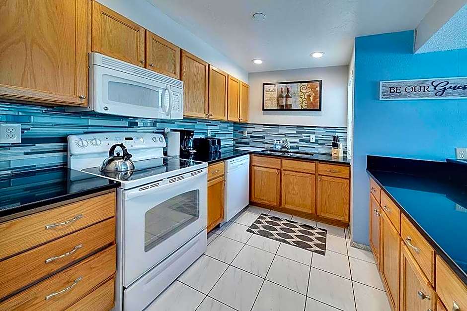 Siesta Key Beach - 2 Bedroom - 3 Beds - 3 Bathroom Duplex with Heated Swimming Pool