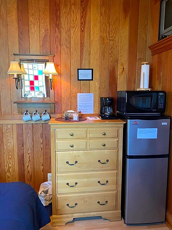 Whistling Winds Motel