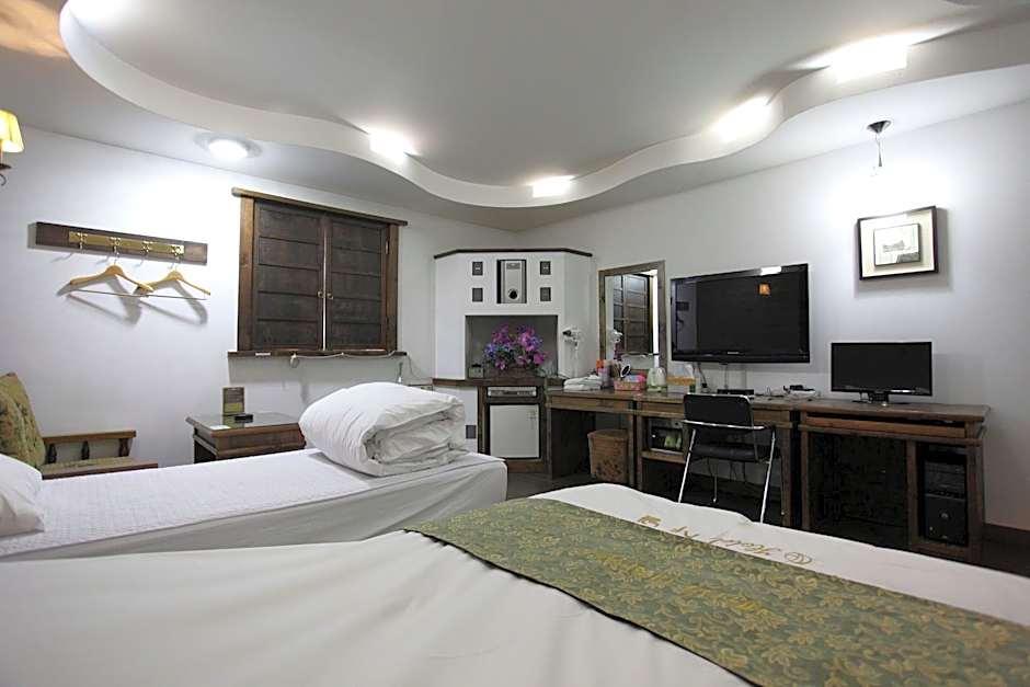 Cheonan Business Hotel