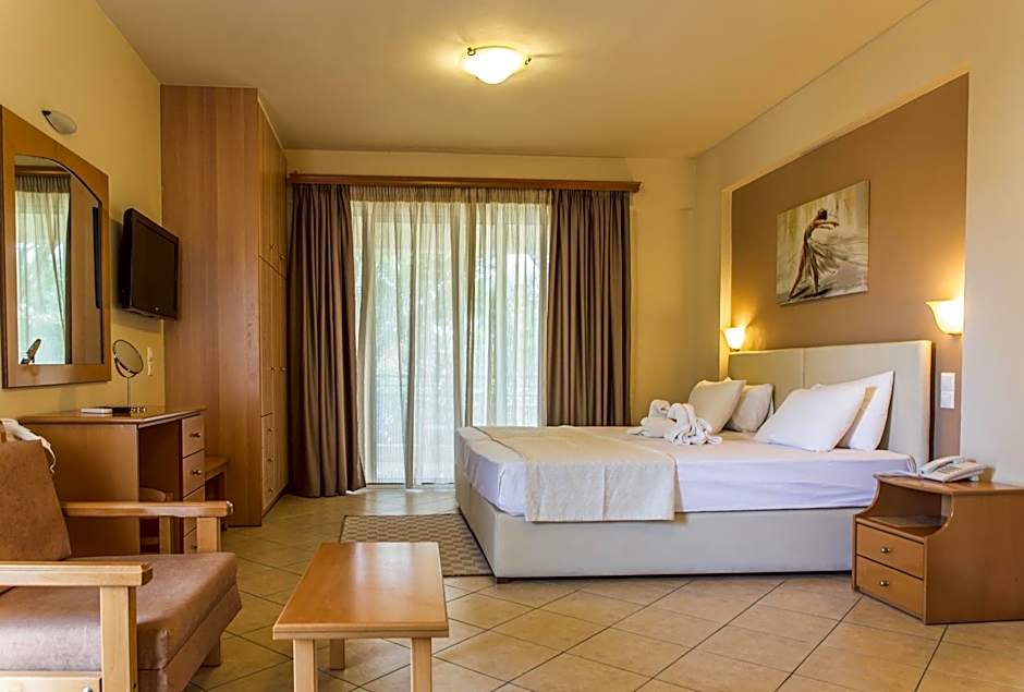 Colonides Beach Hotel