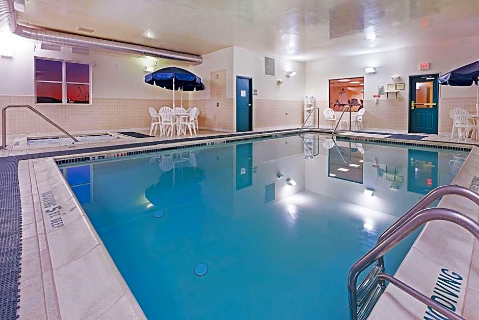 Country Inn & Suites by Radisson, Chambersburg, PA