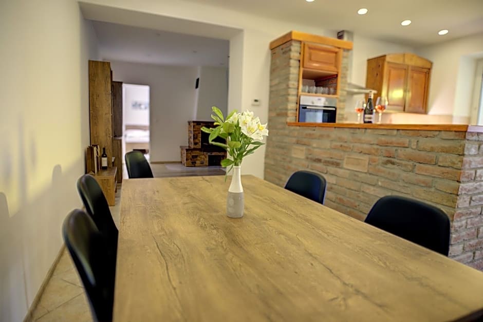 Adamkó Borkert Ház