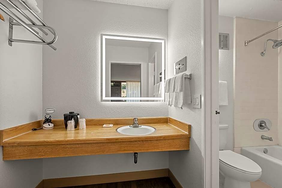 Vagabond Inn Executive Old Town