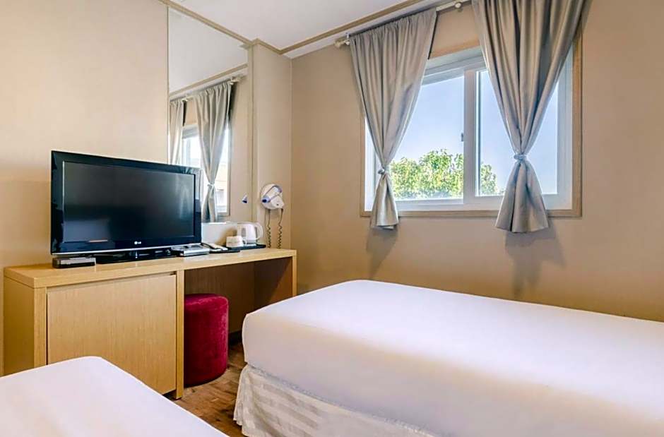 Pine Hill Hotel