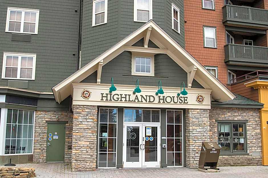 HH 207 Ski-InOut Sunrise Views Village Steps Sleeps 4