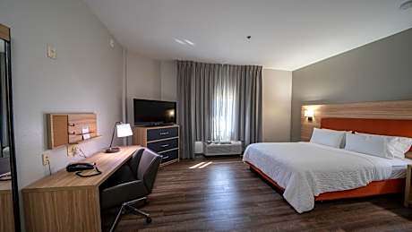 Studio Queen Suite