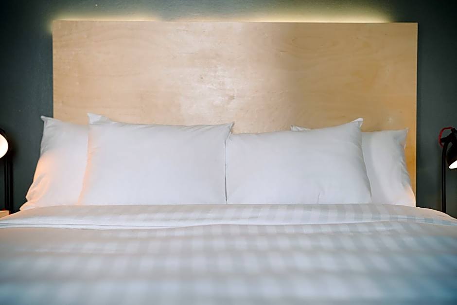 The 1852 Hotel - Self Check-in