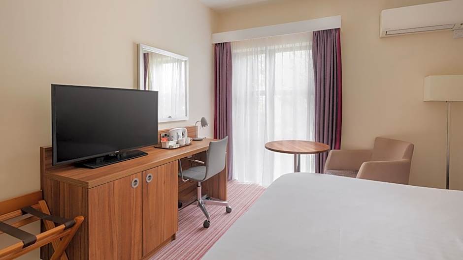 Holiday Inn Rotherham-Sheffield M1Jct.33 By IHG