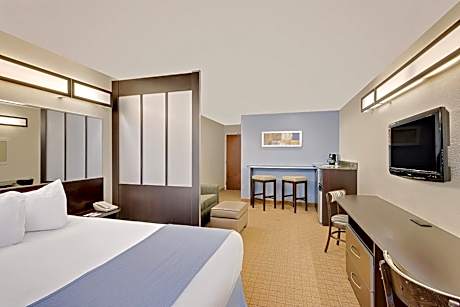 Studio Queen Suite - Non-Smoking