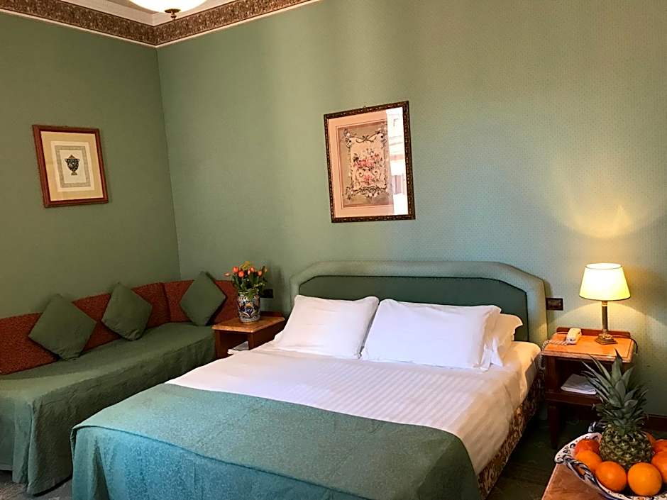 Hotel Mecenate Palace