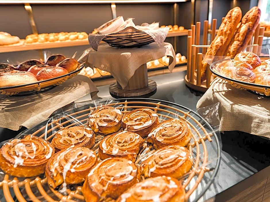 Hot Cross Point Santa Monica