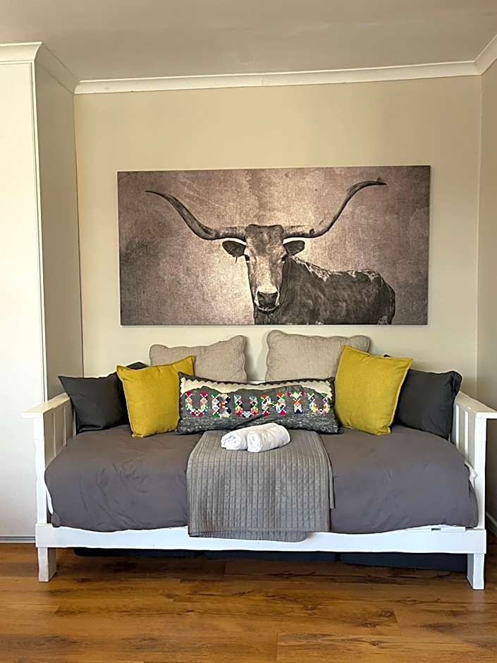 Dolphin Circle Bed and Breakfast