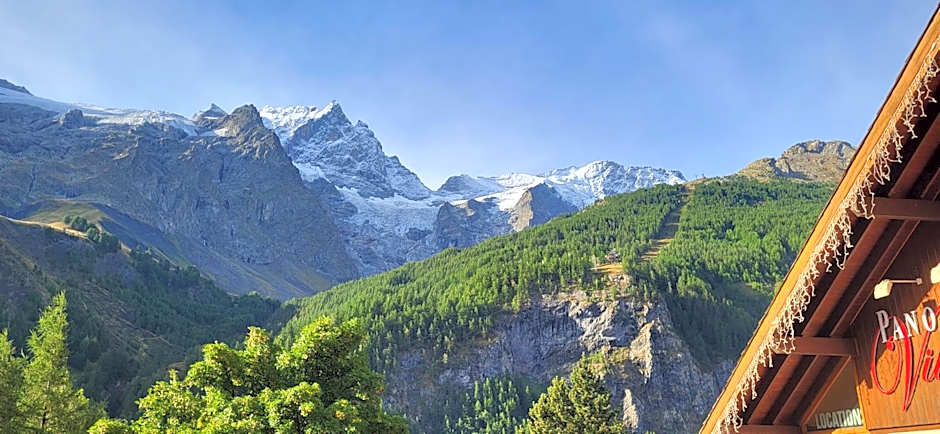 Chez Philippe - Appartements et Chalets - Panoramic Village vue Glaciers
