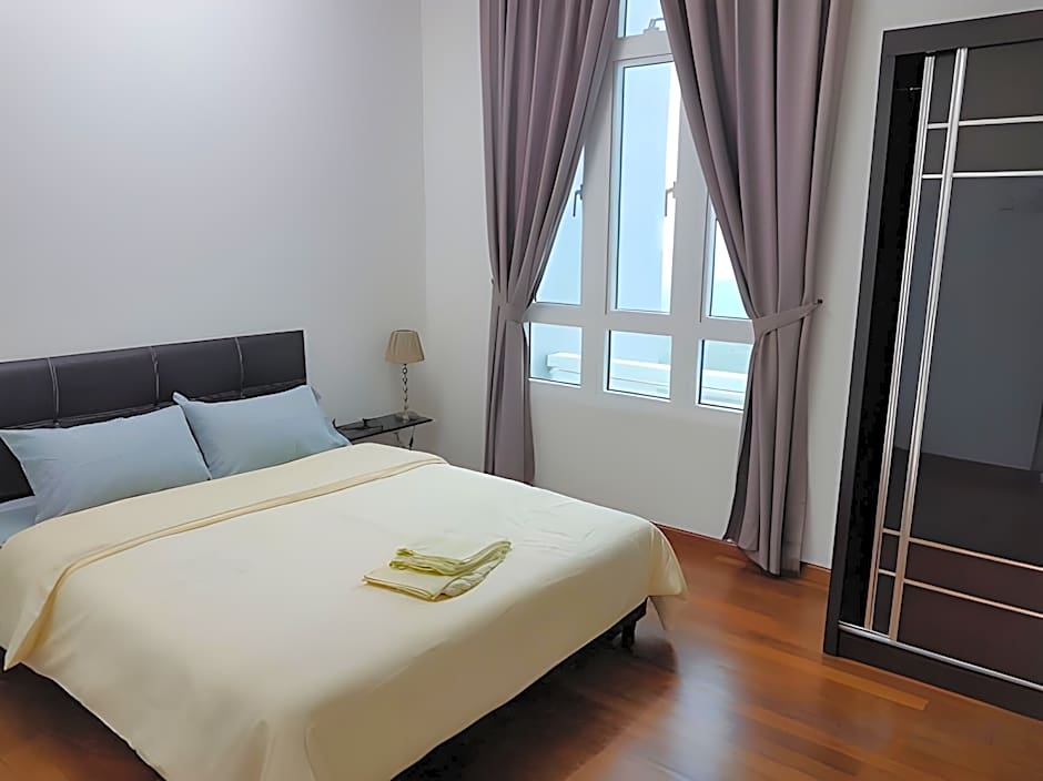 Holi 1Medini Suites Legoland