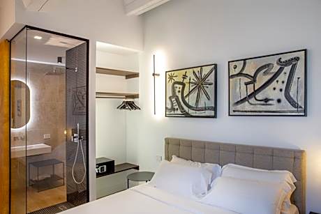 Deluxe King Suite