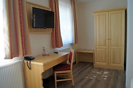 Double or Twin Room with Bathroom