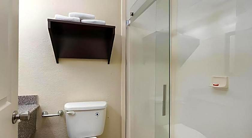 OYO Hotel Tulsa N Sheridan Rd & Airport