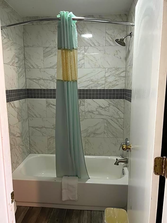 Key West Inn - Tuscumbia