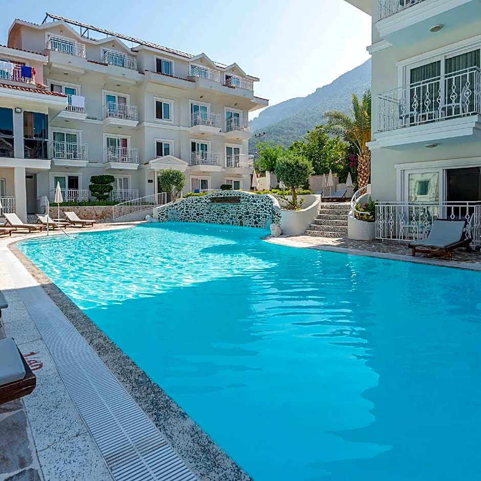 Montebello Deluxe Hotel