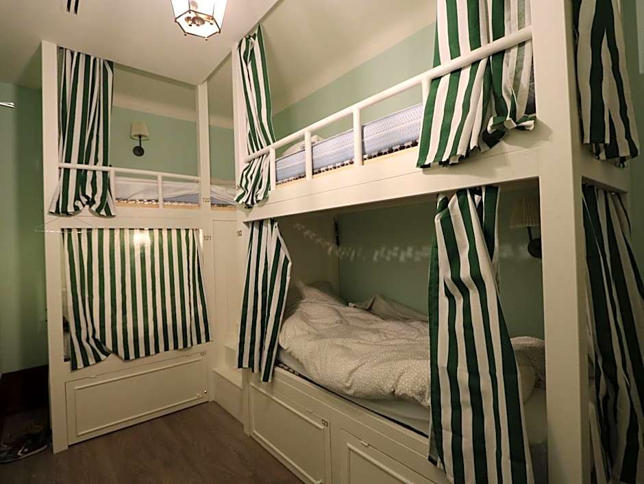 Grand Hostel Coconut