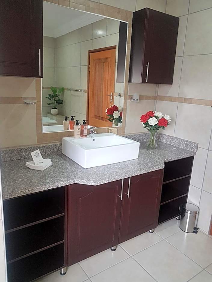 Casa Flora Guesthouse