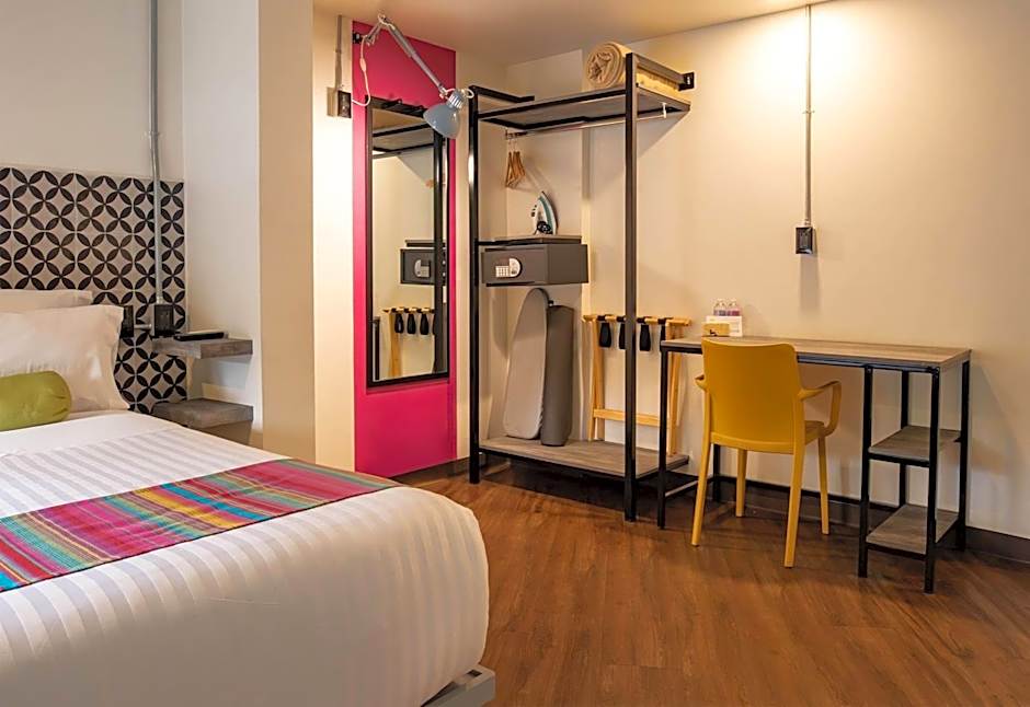 Hotel Estancias VIVE MX Cuauhtemoc, Trademark by Wyndham