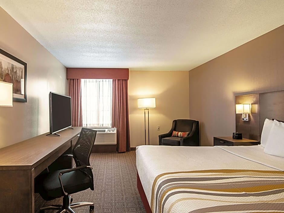 La Quinta Inn & Suites by Wyndham Vancouver Airport