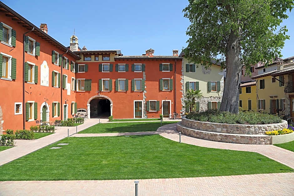 Residence Borgo Mondragon