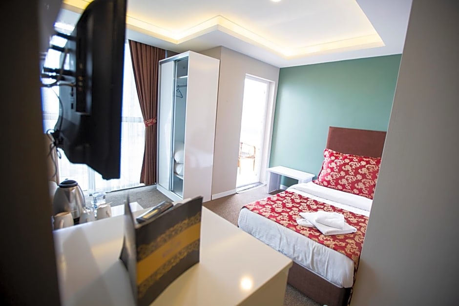 Royal Life Exclusive