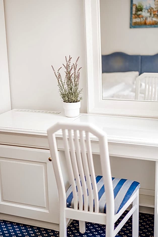 Self-Check-In Hotel Adlon