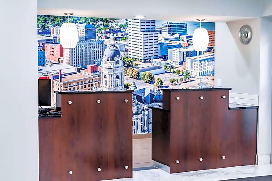 La Quinta Inn & Suites by Wyndham Evansville