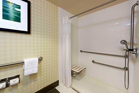 1 King Mobility/Hearing ?Accessible Ri Shwr