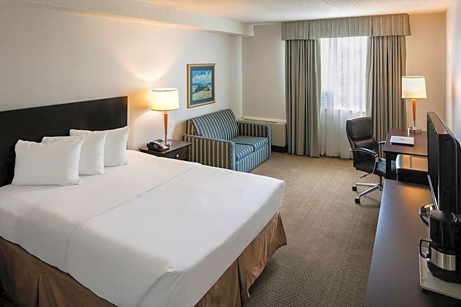 Quality Hotel Montreal East