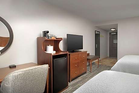 Room with Two Queen Beds - Non-Smoking