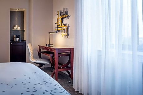Club Room 1 King Bed Non Smoking