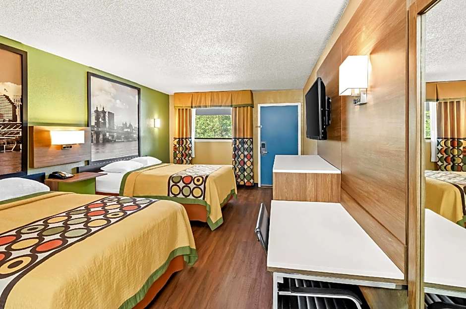 Super 8 by Wyndham Cincinnati/Springdale OH