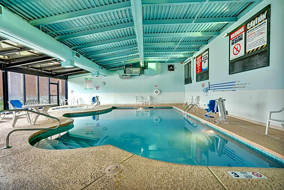 Quality Hotel & Suites At The Falls