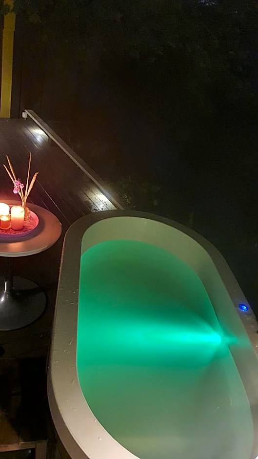 VIP Red Love house for 2