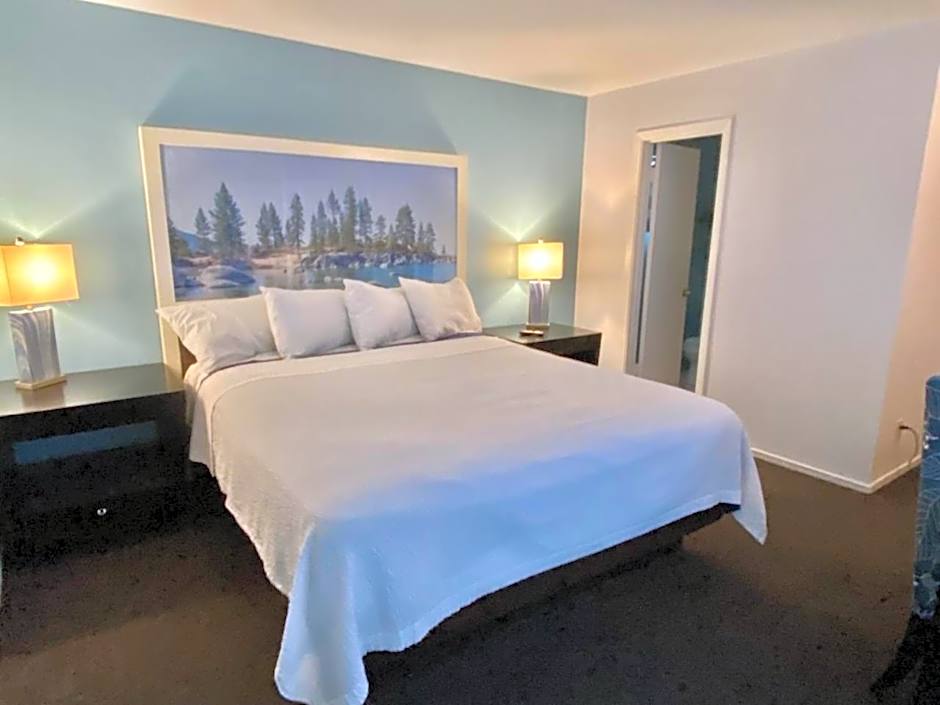 Bluebird Day Inn & Suites