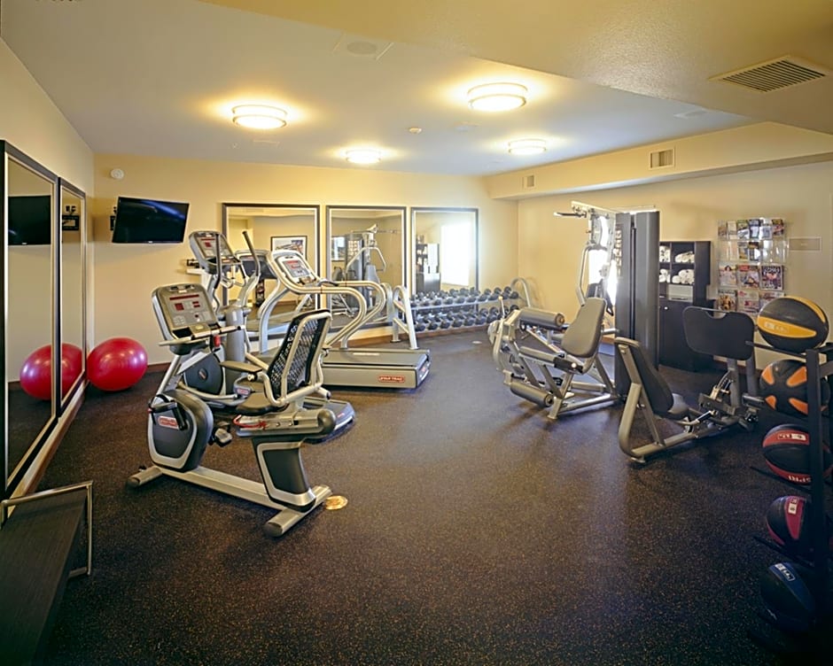 Candlewood Suites Fort Collins, an IHG Hotel
