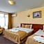 Avenue Hotel