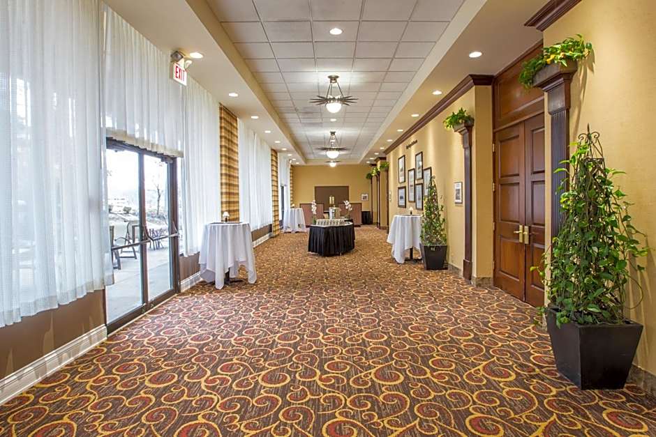 Ramada by Wyndham Cleveland Independence